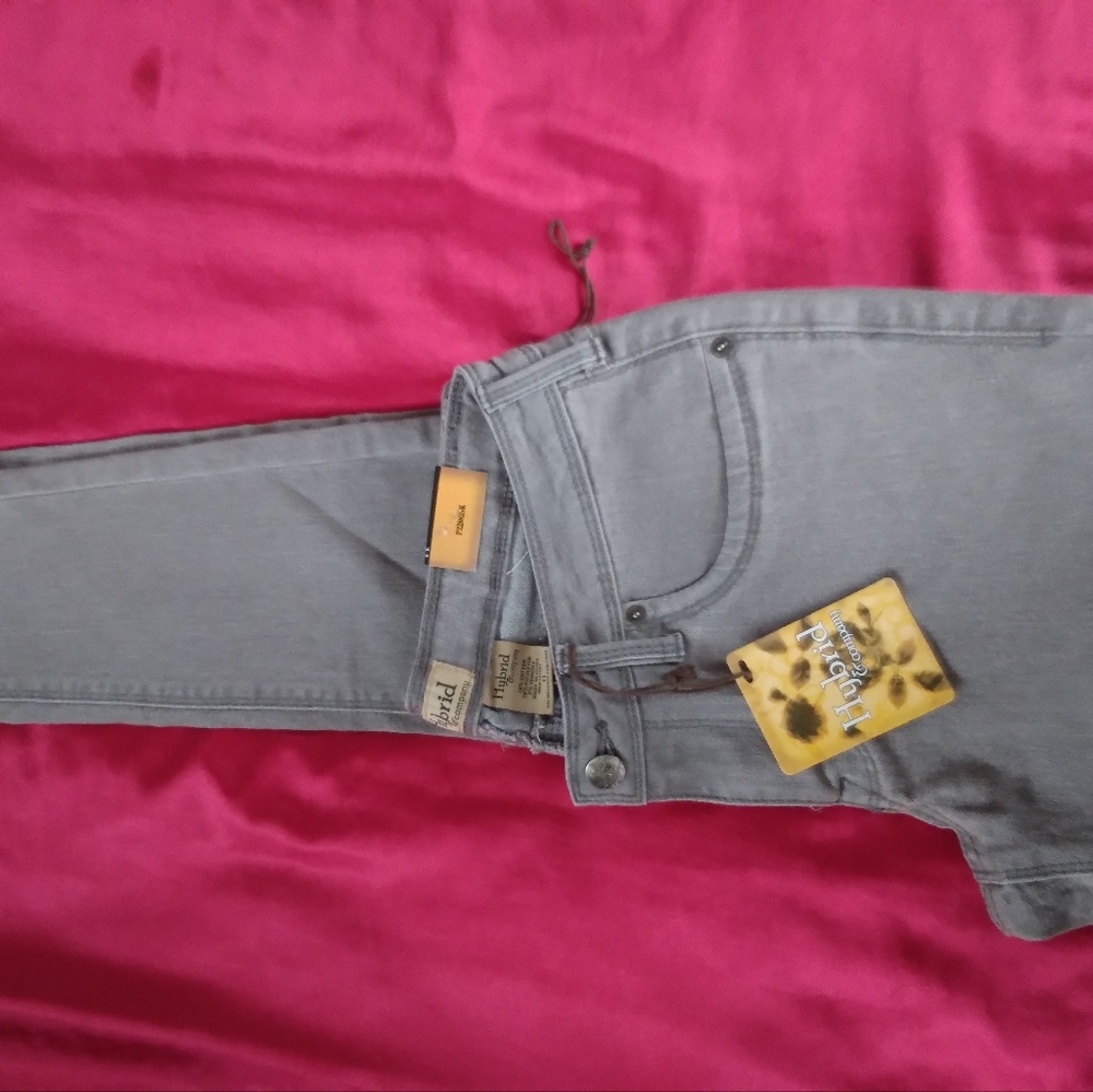 Gray Hybrid skinny women jeans.